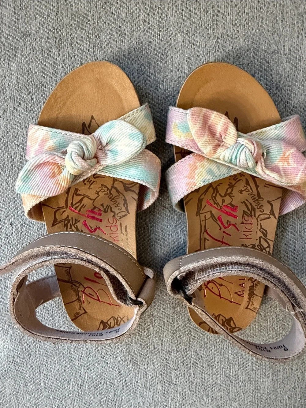 EUC sz 9 Blowfish Pastel Tie-Dye Bow Sandals with Adjustable Ankle Strap